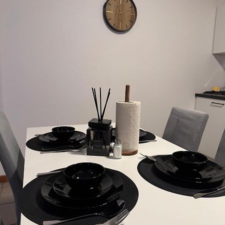Appartement De Luxe Entierement Renove - Proche Aeroport De Bruxelles, Quartier Chic Exteriör bild